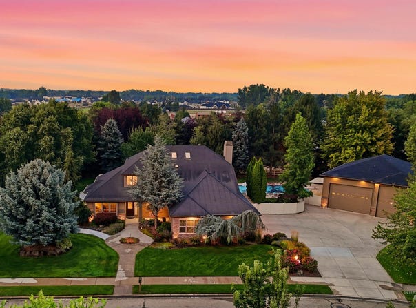 1877 E Woodvalley St, Eagle, ID 83616