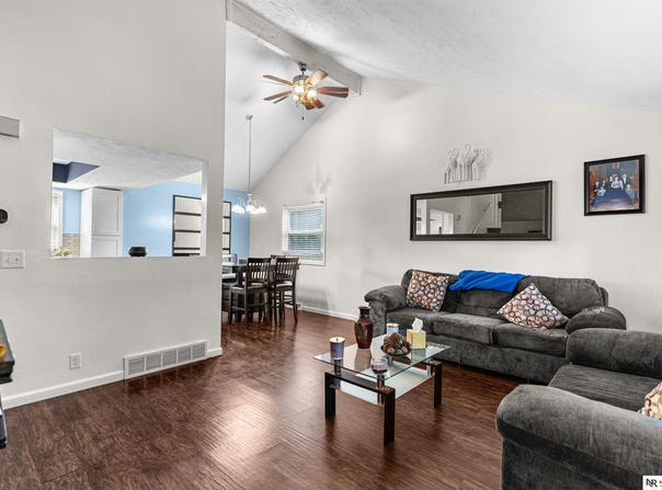 12110 Parker Circle, Omaha, NE 68154