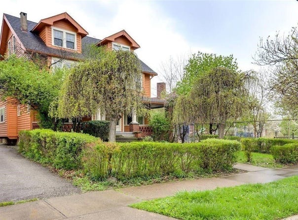 2580 Colchester Road, Cleveland Heights, OH 44106