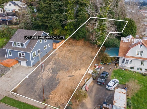 Oregon Ave, NorthBend, OR 97459