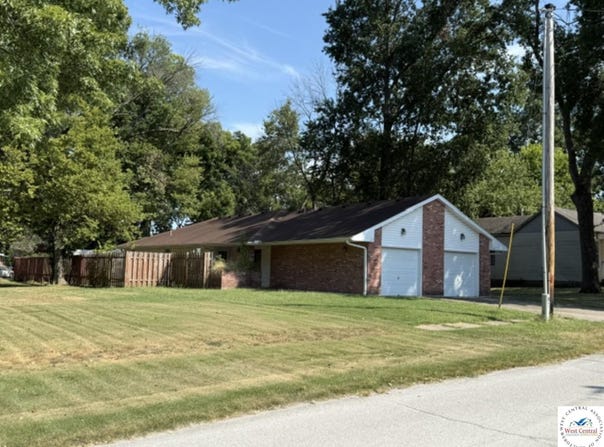 112 N 4th Street, Clinton, MO 64735