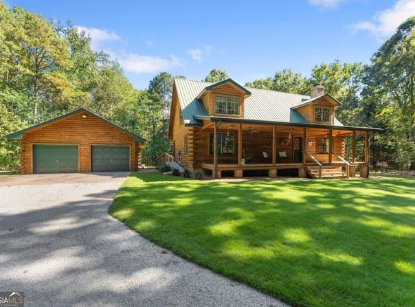 1120 Ridgewood Drive, Pendergrass, GA 30567