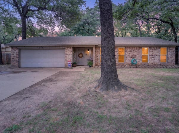 728 Lake Crest Parkway, Azle, TX 76020