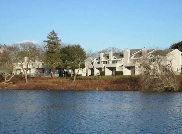 34 Montauk Highway, Westhampton, NY 11977