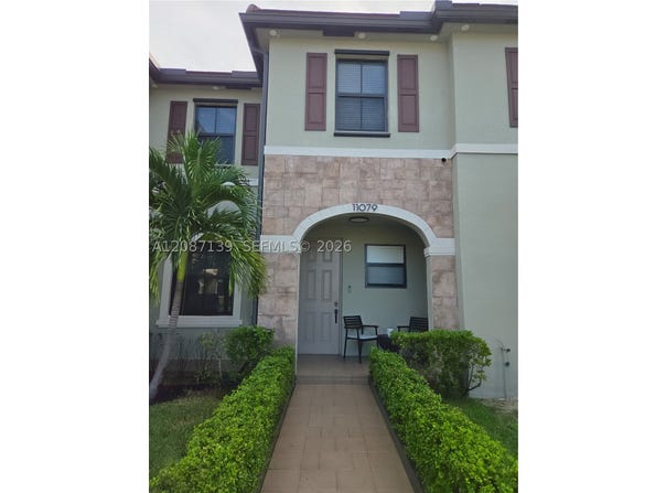 11079 W 32nd Ln, Hialeah, FL 33018