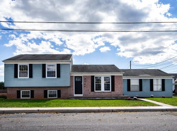 12 FRONT Street, CAMP HILL, PA 17011