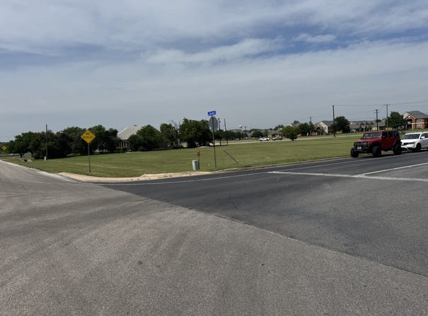909 Old 1460 Trail, Georgetown, TX 78626