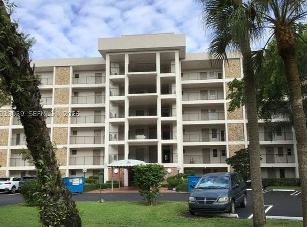 2751 N Palm Aire Dr, Pompano Beach, FL 33069