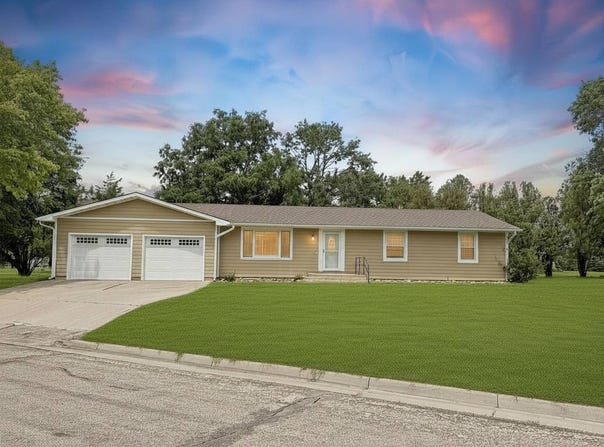 501 N Logan Ave, Beloit, KS 67420