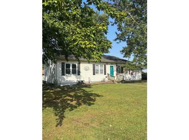 10484 N Glendale Rd, Robinson, IL 62454