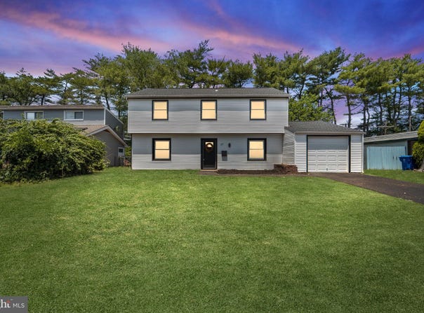 27 SHAWMONT Lane, WILLINGBORO, NJ 08046