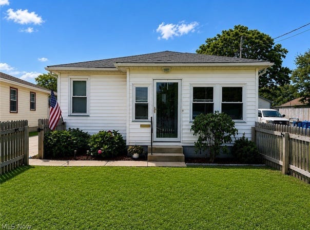 512 Maplewood Avenue, Struthers, OH 44471