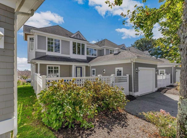 66 Sea View Lane, Mashpee, MA 02649