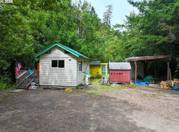 98179 TUTTLE Ln, Brookings, OR 97415