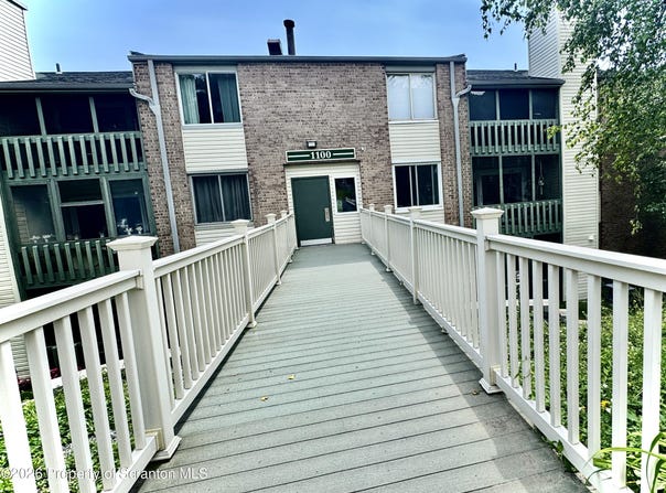 1110 Summit Pointe, Scranton, PA 18508
