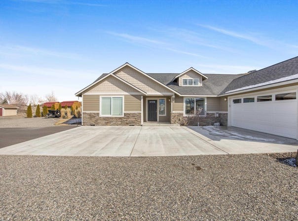 105503 E Badger Rd., Kennewick, WA 99338