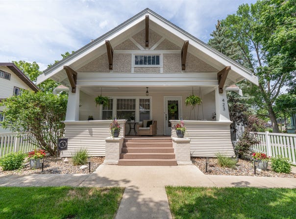 423 E Jefferson Street, Winterset, IA 50273