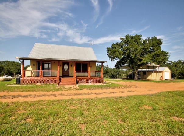 8653 N State Highway 16, Llano, TX 78643