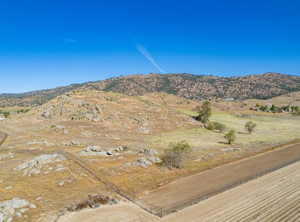 Edward Street, Tehachapi, CA 93561