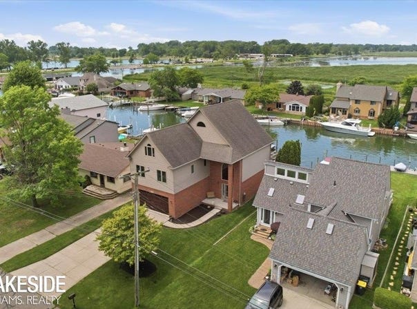 38823 E Archer Drive, Harrison Twp, MI 48045