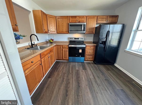 1049 OLD FORGE Road, NEW CASTLE, DE 19720