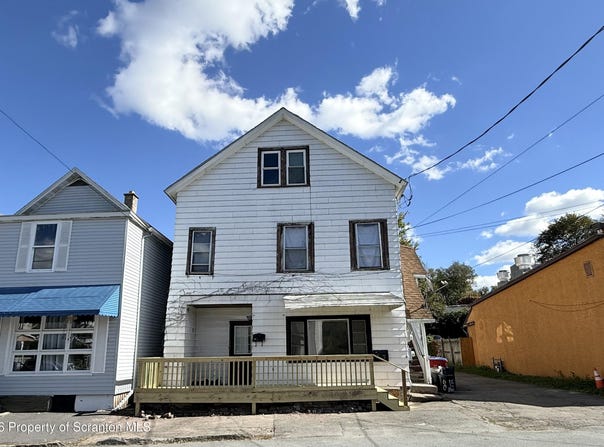 15 Hospital Street, Carbondale, PA 18407