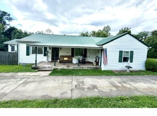1003 County Road 2, Chesapeake, OH 45619
