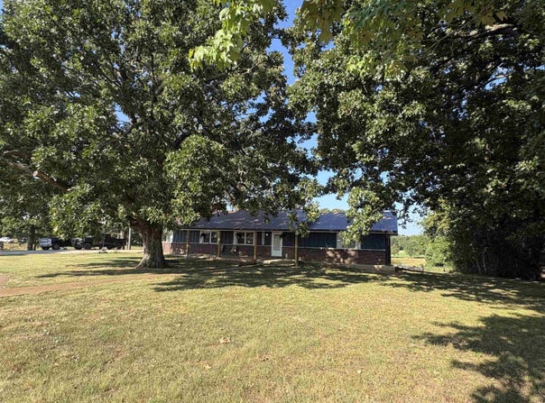 621 Hwy 62 W, Ash Flat, AR 72513