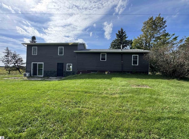 930 Reed Road, Sterling, MI 48659