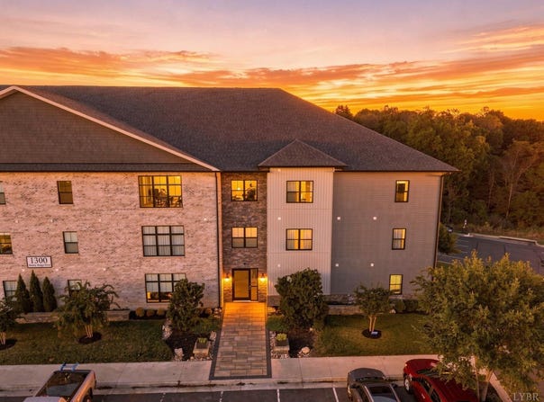 1300 Stoney Ridge Boulevard, Forest, VA 24551