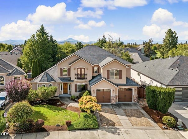 888 Arrowhead Trail, Eagle Point, OR 97524