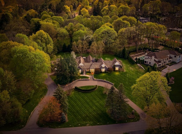 267 Woodberry Drive, Bloomfield Hills, MI 48304