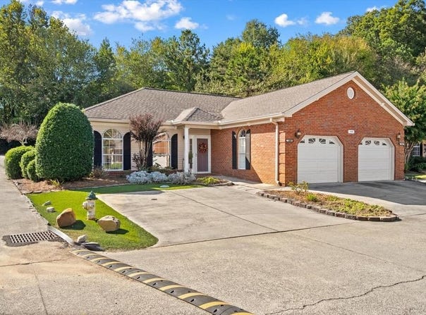 1709 Chestnut Oak Drive, DALTON, GA 30721