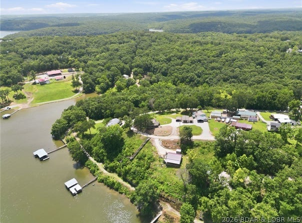 Rosey Lane, Edwards, MO 65326