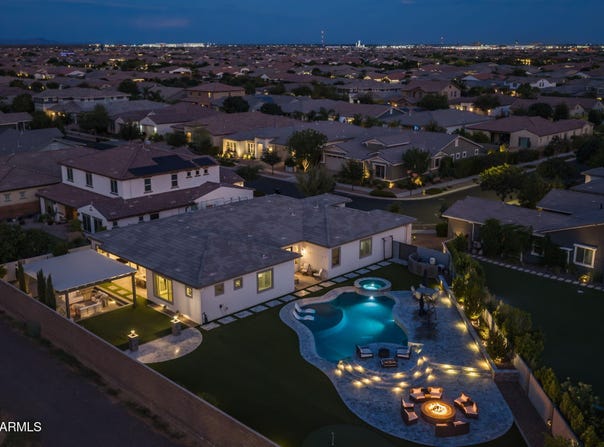 10322 E THATCHER Avenue, Mesa, AZ 85212