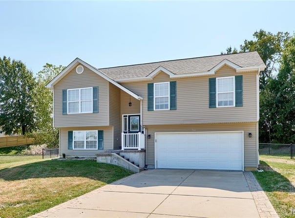 381 Gardenia Drive, Troy, MO 63379