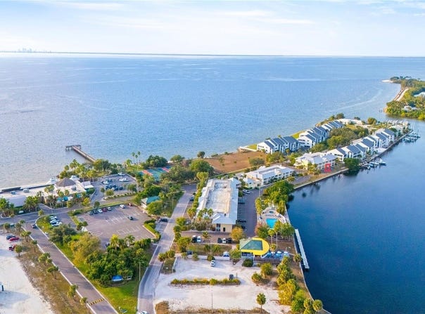 611 DESTINY Drive, RUSKIN, FL 33570