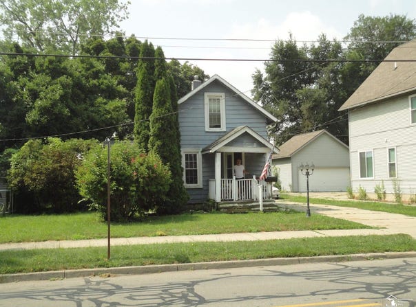 902 E Elm Street, Monroe, MI 48162
