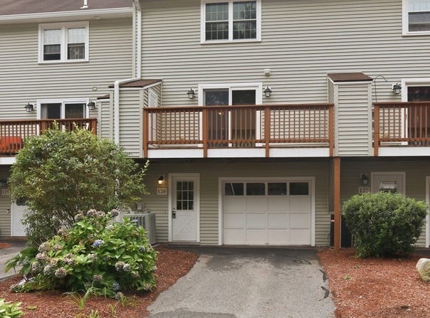126 Patrick Rd, Tewksbury, MA 01876