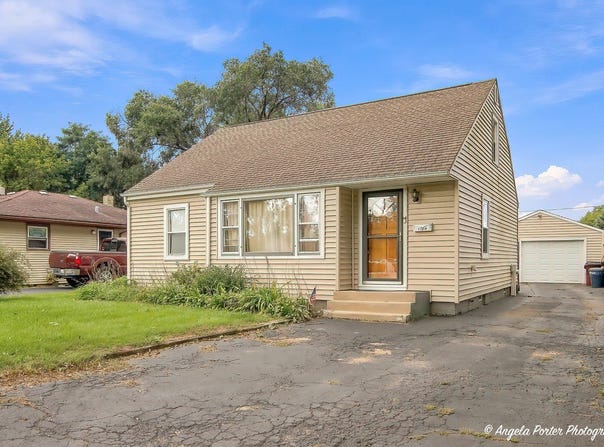 1124 Fulton Avenue, Winthrop Harbor, IL 60096
