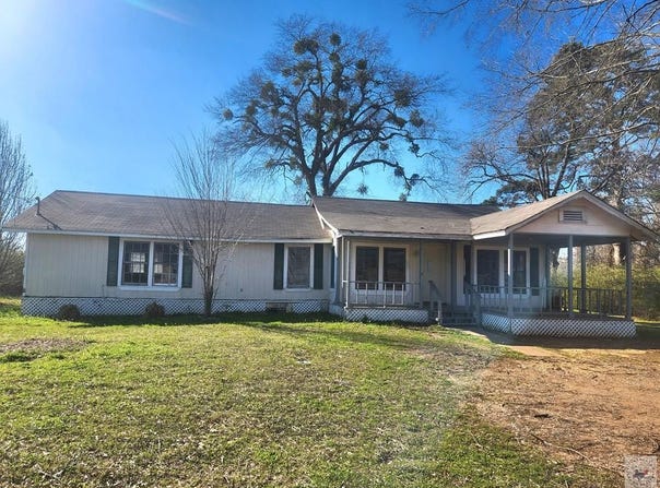 805 Second St., Queen City, TX 75572