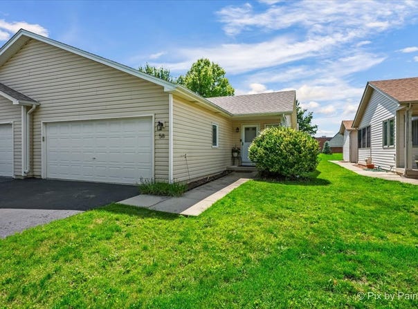 58 Silver Trail, North Aurora, IL 60542