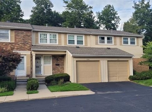 5288 Breeze Hill Place, Troy, MI 48098