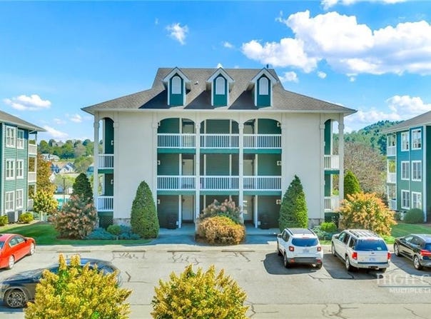 135 Birkdale Court, Jefferson, NC 28640