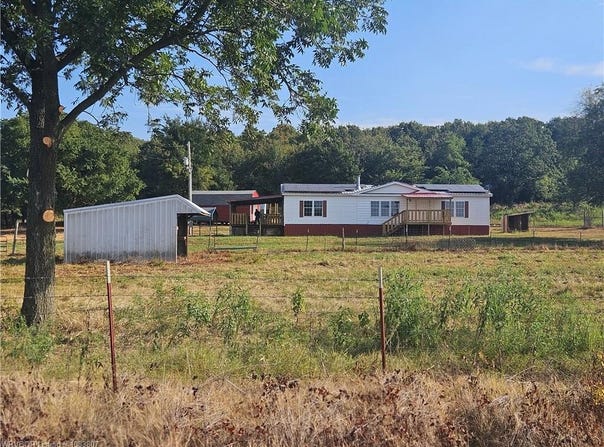 23090 J O B RD, Howe, OK 74940