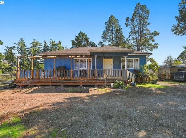 1589 SEAGATE Ave, CoosBay, OR 97420