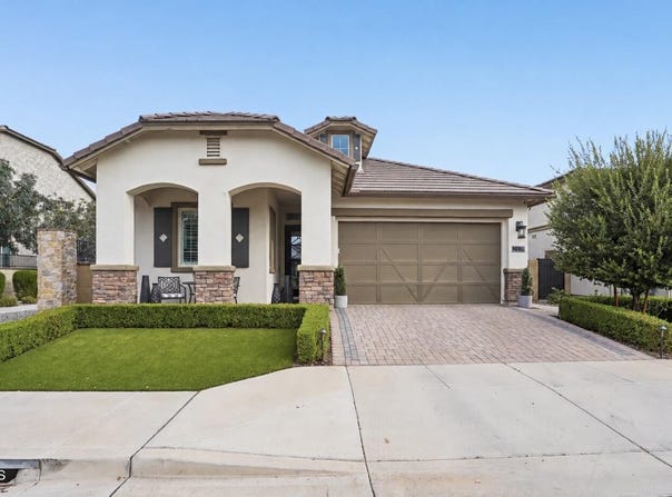 2108 E WARBLER Road, Gilbert, AZ 85297