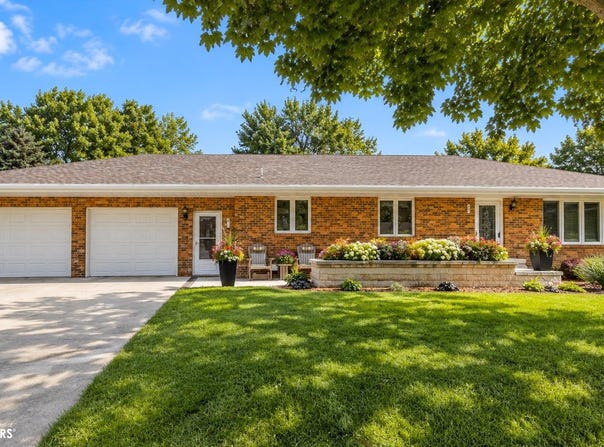 804 SW 3rd Ave, West Bend, IA 50597