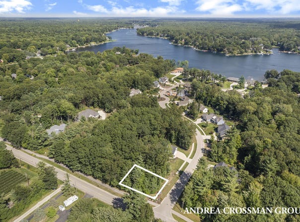 16179 COVENTRY LANE, SPRING LAKE, MI 49456