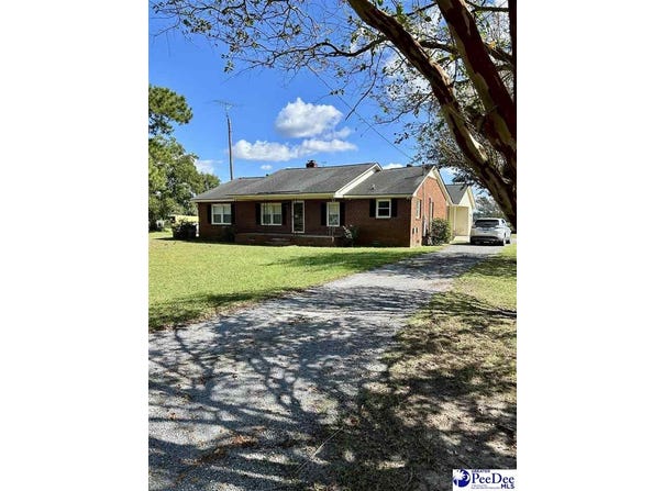 298 Planters Road, Kingstree, SC 29556